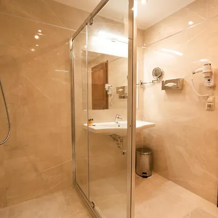Elizabeth Hotel 4*