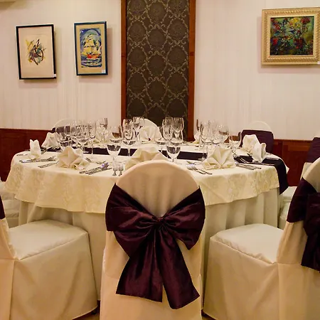 Elizabeth Hotel Jula