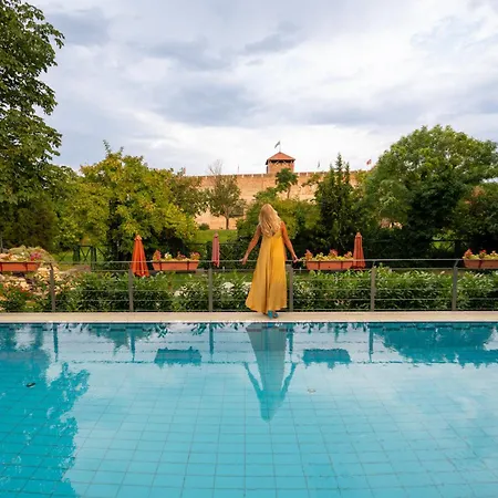 Elizabeth 4* Gyula