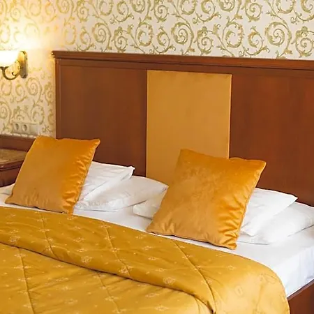 Elizabeth Hotel Jula