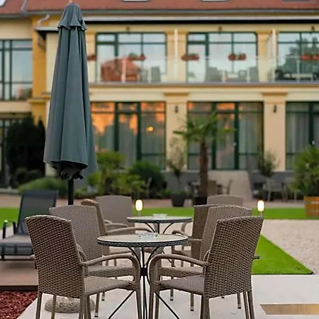 Elizabeth Hotel
