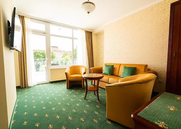 Elizabeth Otel Gyula